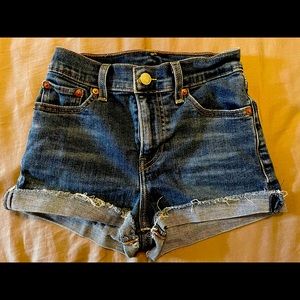 Levi’s. Medium wash, size 23